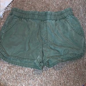 Stretchy high waisted shorts